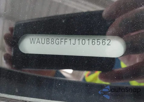 2018 Audi A3 2.0T Premium/2.0T Tech Premium z USA, uszkodzony, nr VIN WAUB8GFF1J1016562